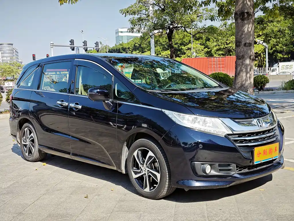 Honda Odyssey 2016 — фото 3