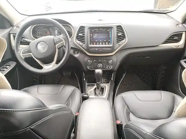 Jeep Cherokee 2016