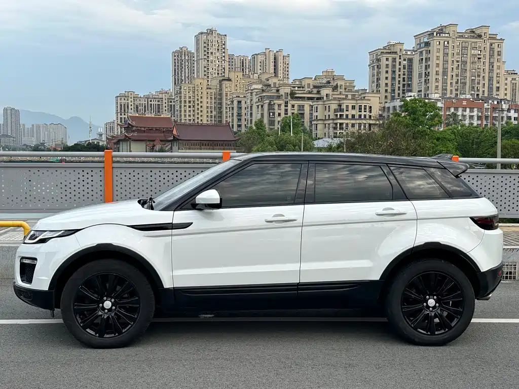 Land Rover Evoque 2018 — фото 16