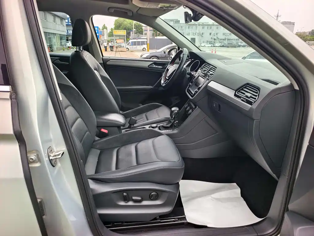 Volkswagen Tiguan L 2017 — фото 16