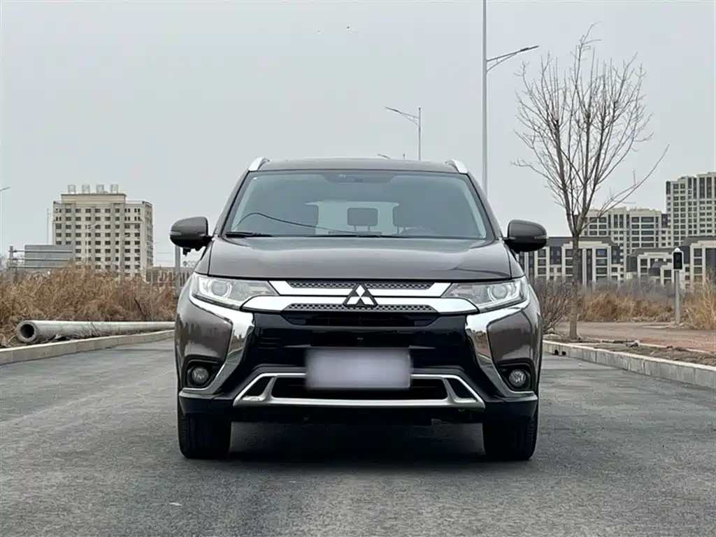 Mitsubishi Outlander 2020 — фото 7