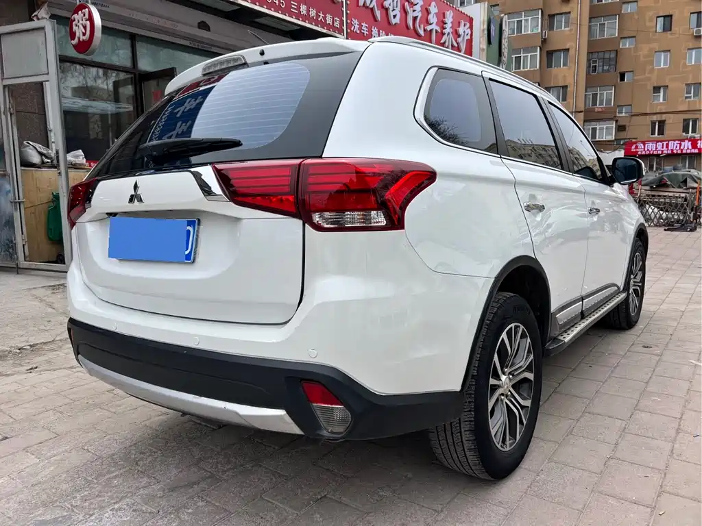 Mitsubishi Outlander 2017