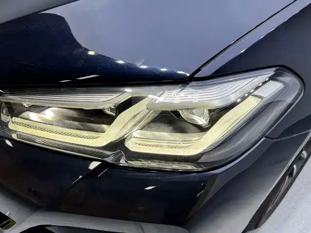 BMW 5 Series 2023 — фото 18
