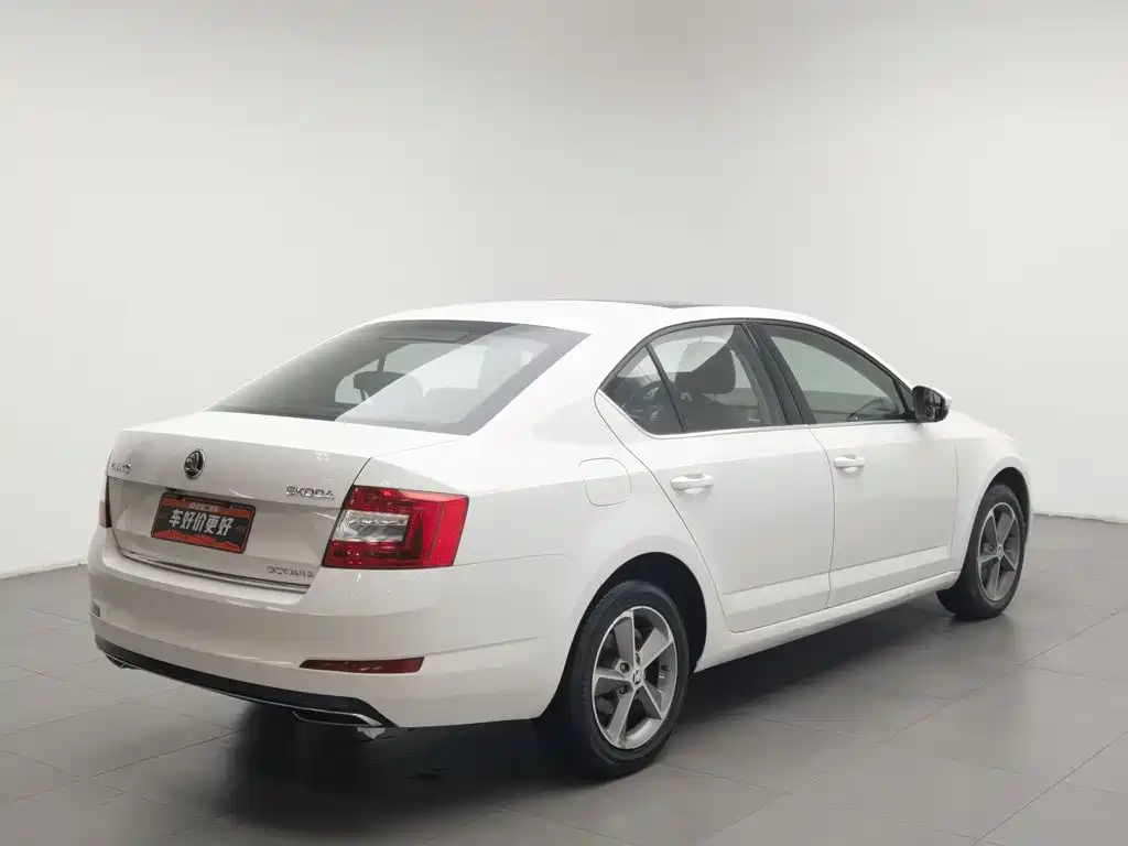 Skoda Octavia 2015 — фото 2