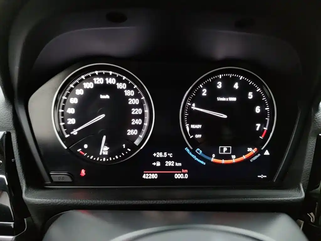 BMW 1 Series 2021 — фото 12