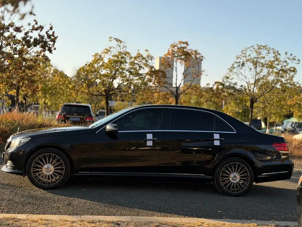 Mercedes-Benz E-Class 2015 — фото 12