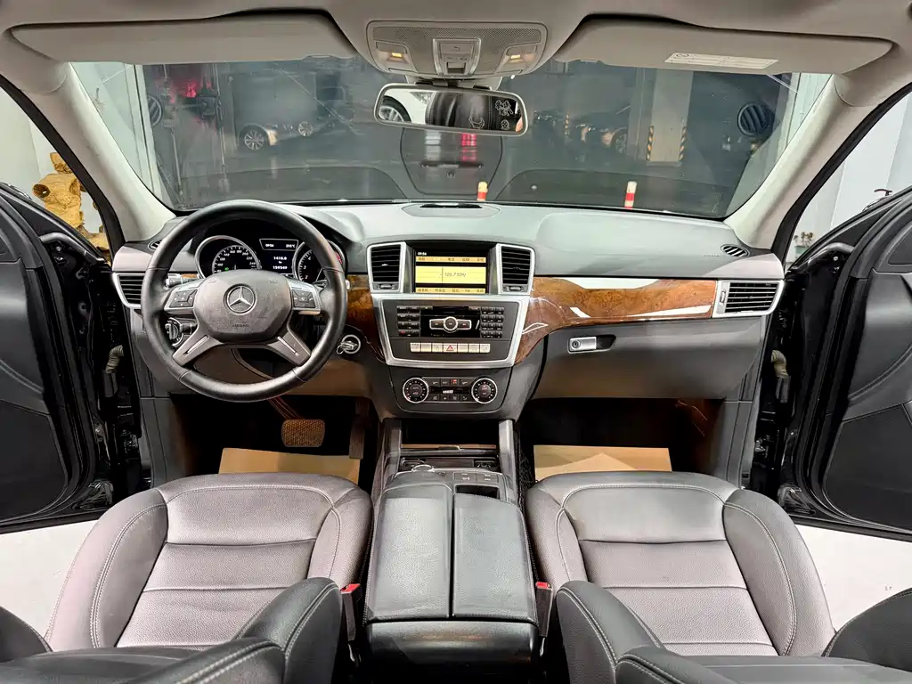 Mercedes-Benz M-Class 2012 — фото 16