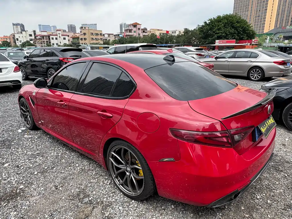 Alfa Romeo Giulia 2019 — фото 2