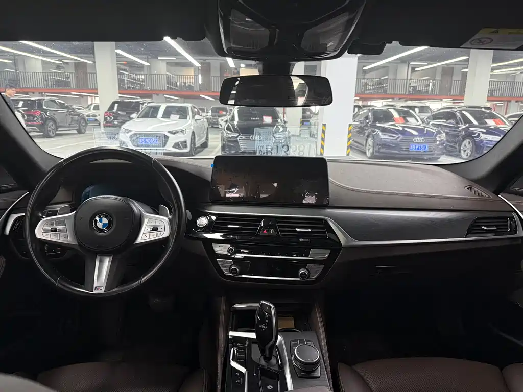 BMW 5 Series 2023 — фото 13