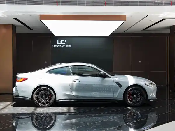 BMW M4 2023