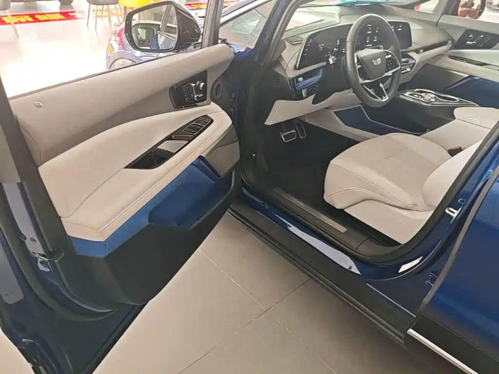 Cadillac IQ Aoge 2025 — фото 16
