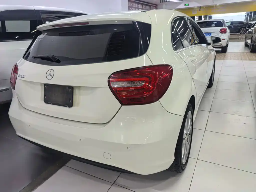 Mercedes-Benz A-Class 2015 — фото 9