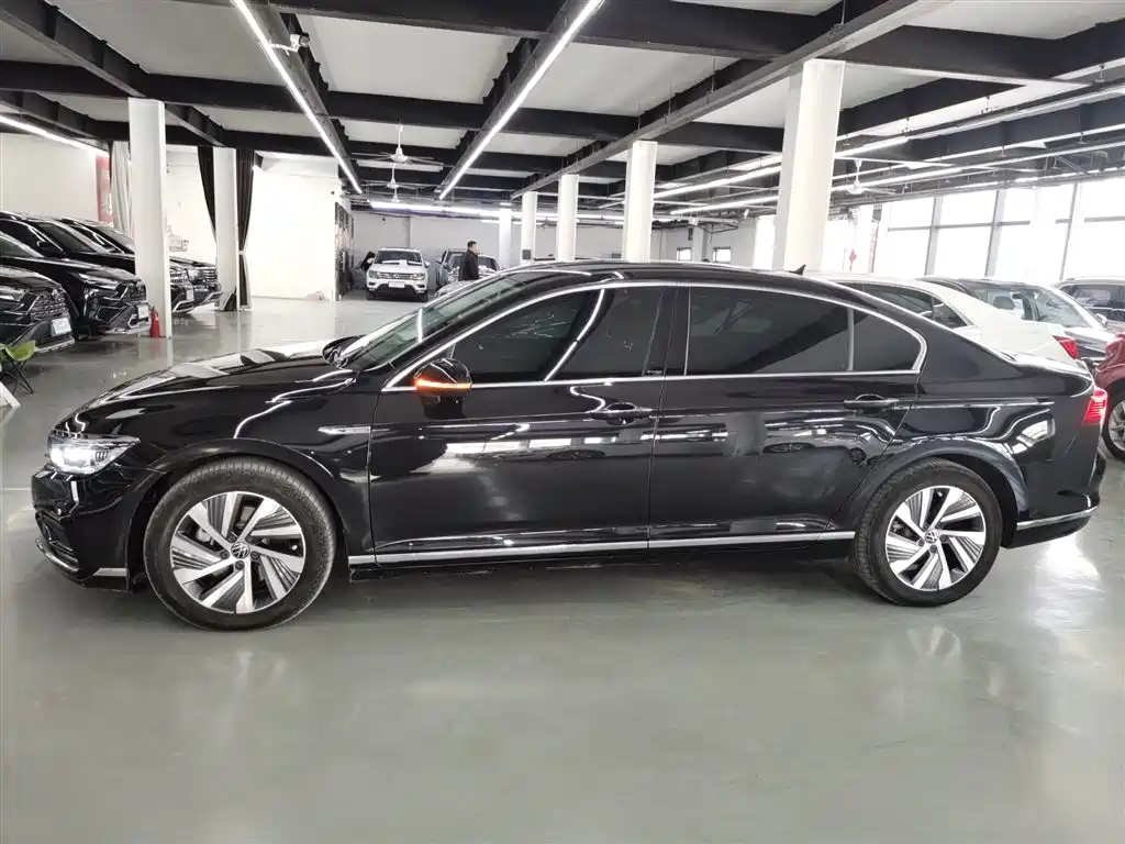 Volkswagen Magotan GTE PHEV 2023 — фото 21