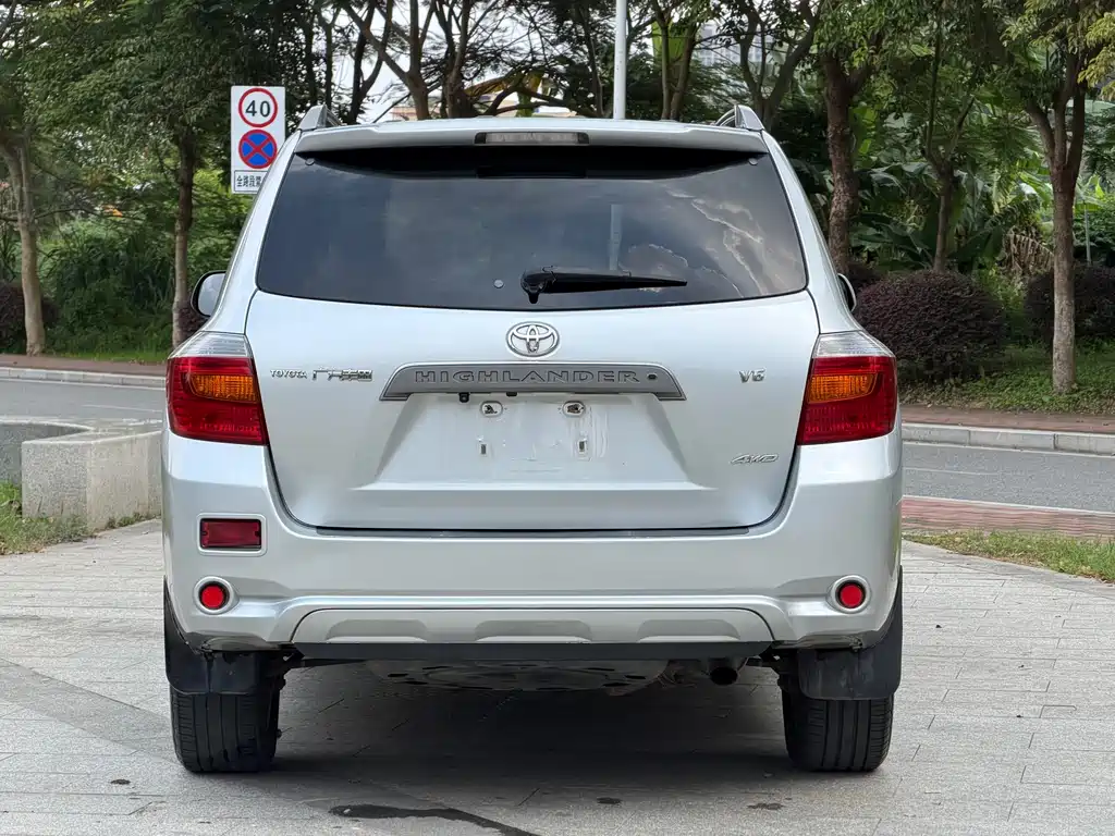 Toyota Highlander 2010 — фото 11