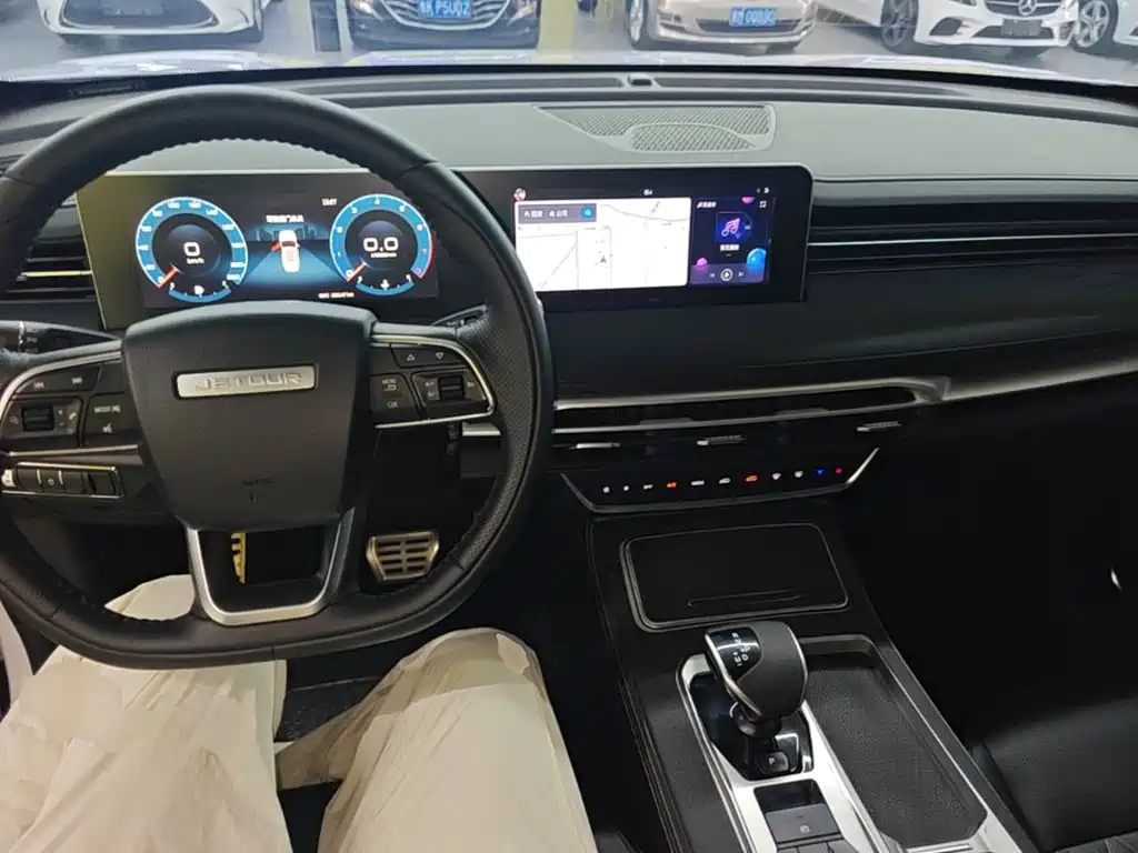 Jetour X70 PLUS 2022 — фото 10