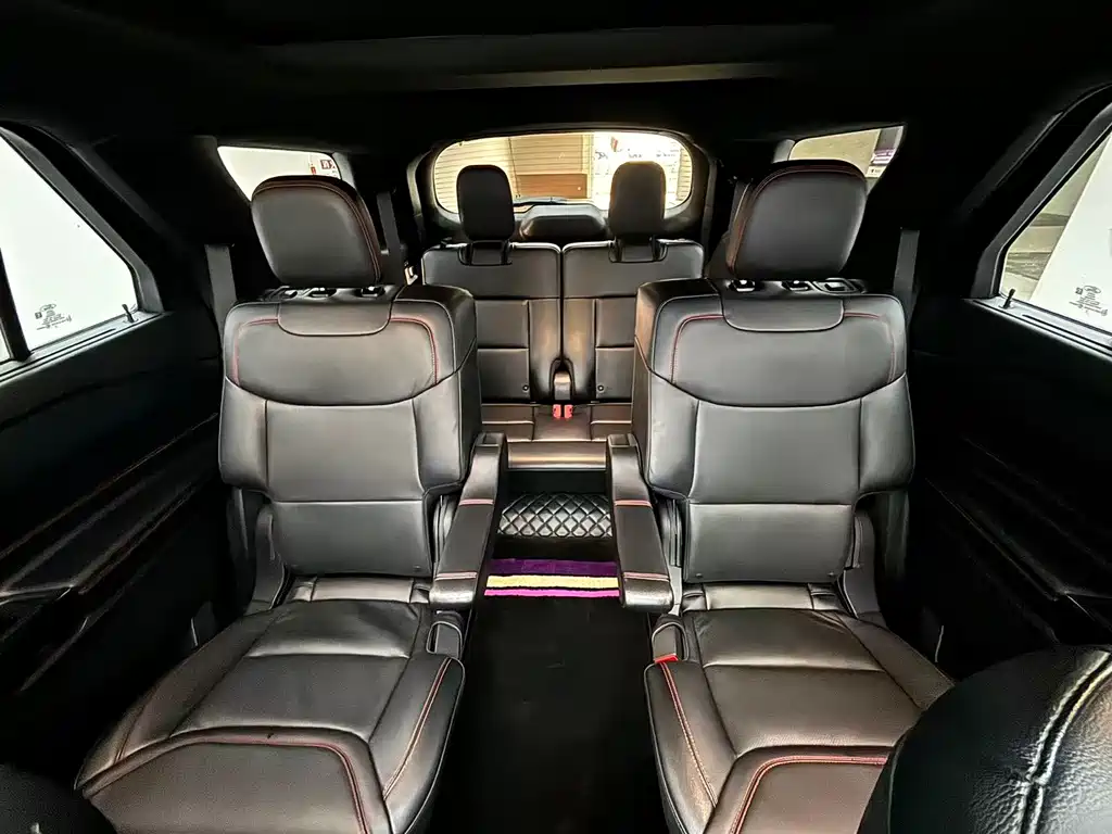 Ford Explorer 2020 — фото 18