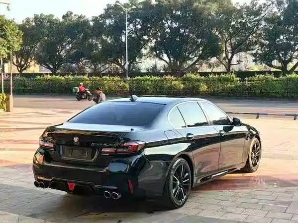 BMW 5 Series 2011