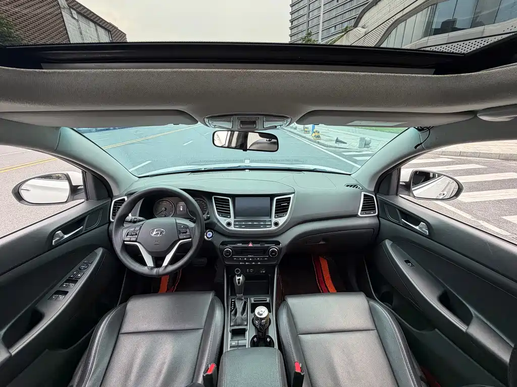 Hyundai Tucson 2017 — фото 12