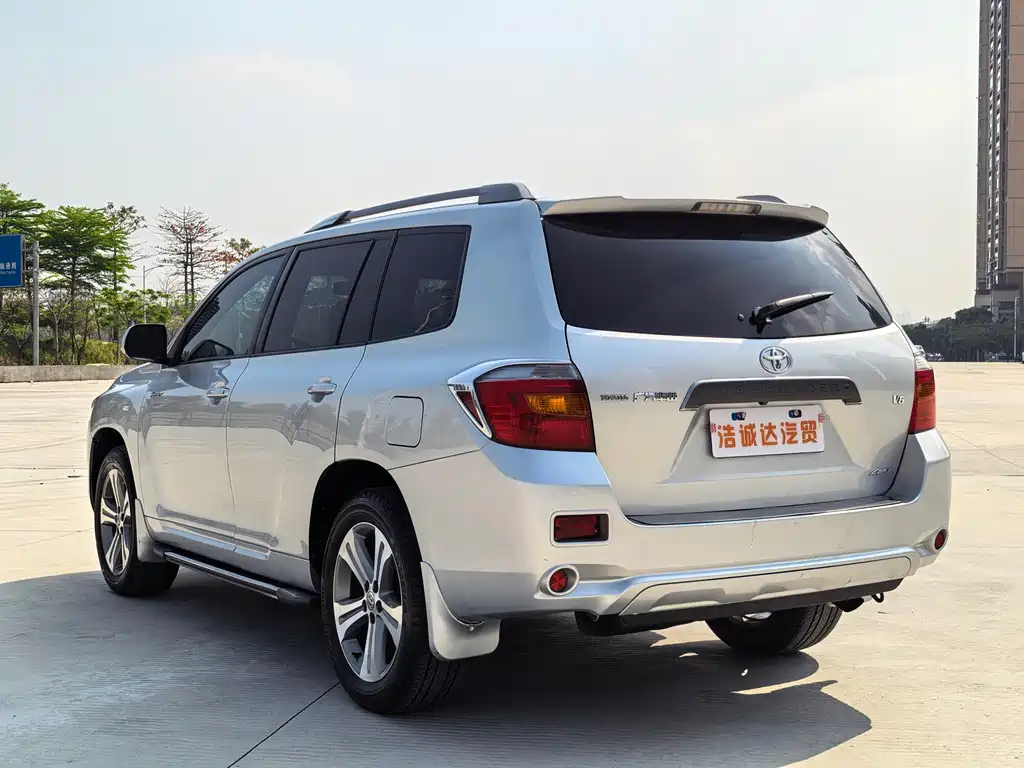 Toyota Highlander 2010 — фото 15