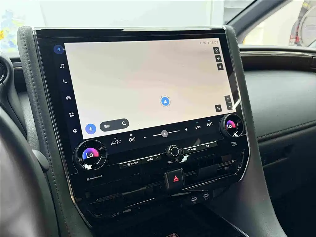 Toyota Alphard 2023 — фото 16