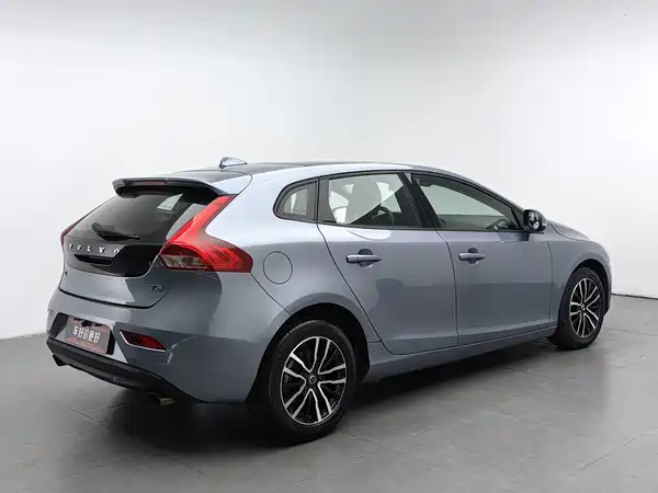 Volvo V40 2019