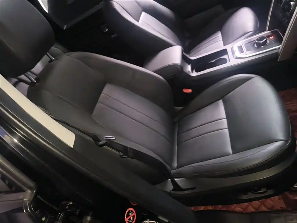Land Rover Discovery Sport 2018 — фото 25