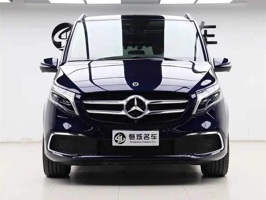 Mercedes-Benz V-Class 2022 — фото 35