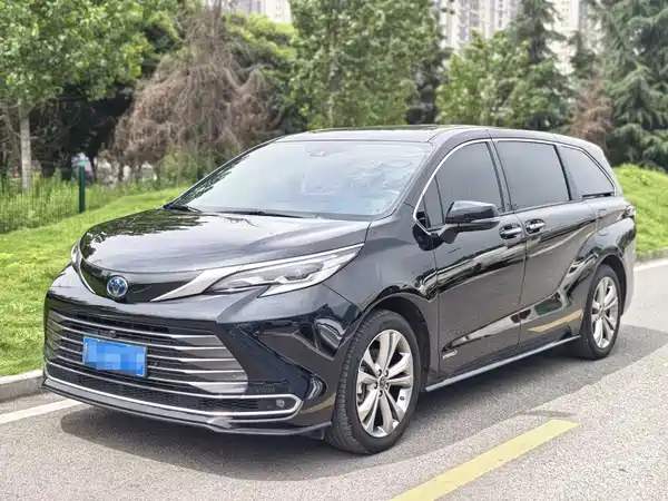 Toyota Sienna 2023