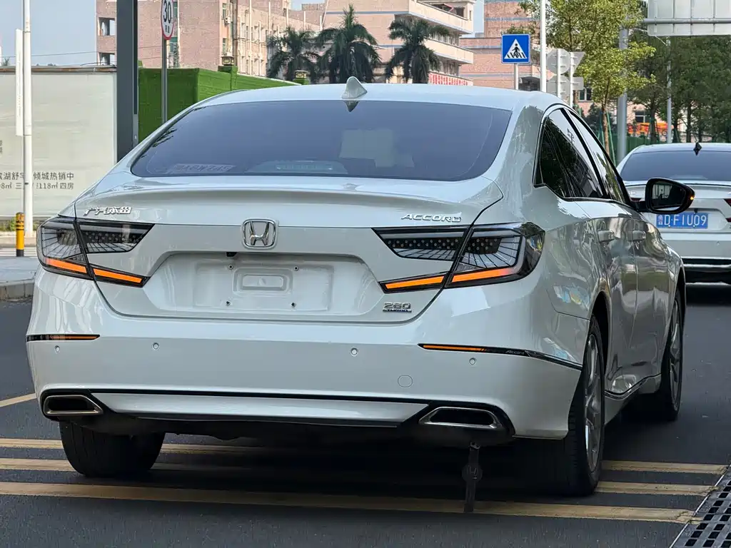 Honda Accord 2021 — фото 9