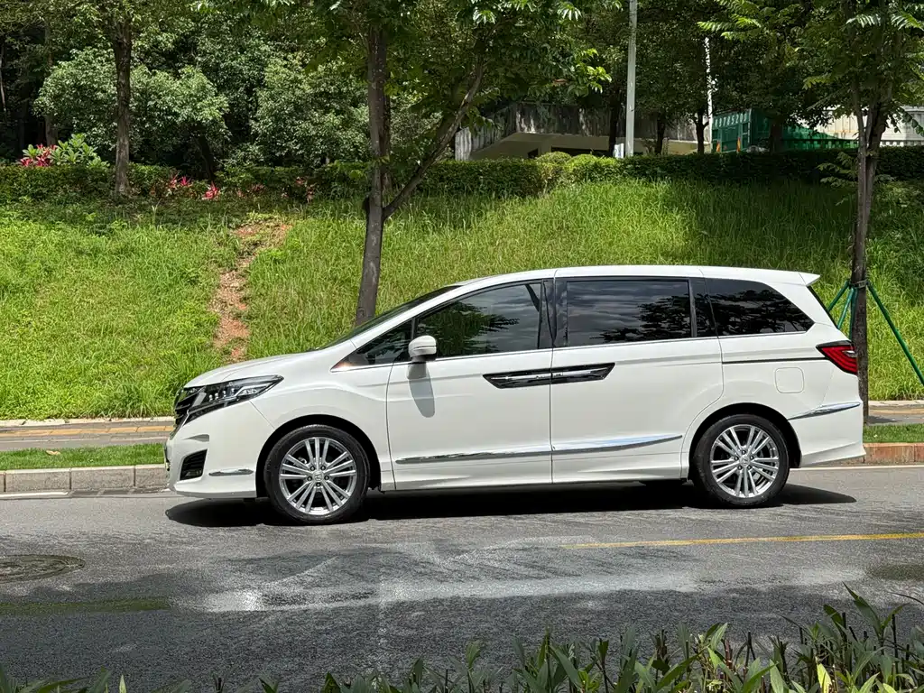 Honda Elysion 2018 — фото 3