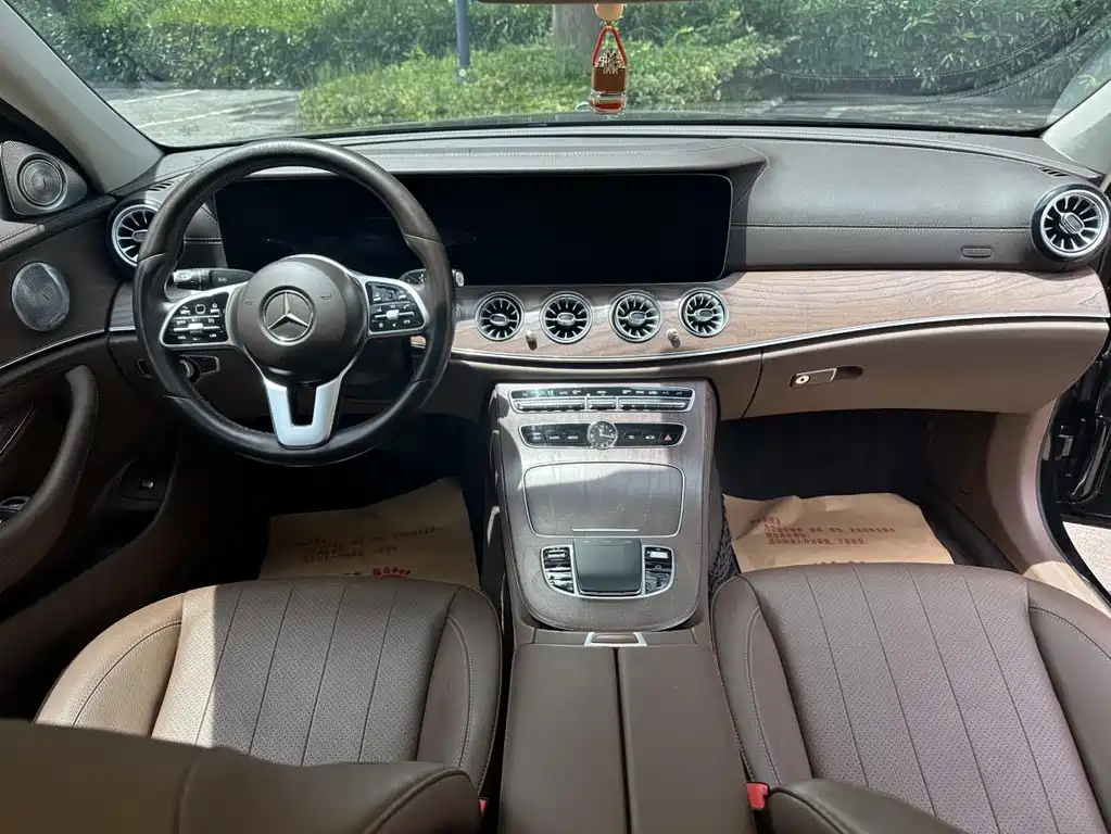 Mercedes-Benz E-Class 2020 — фото 18