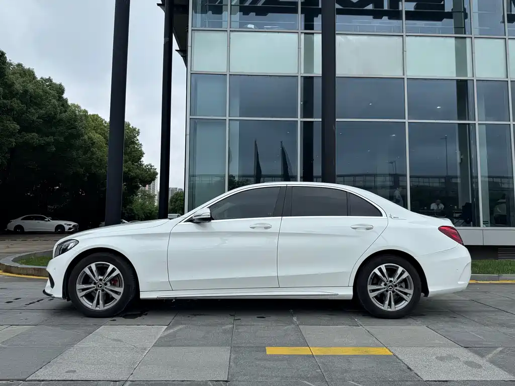 Mercedes-Benz C-Class 2017 — фото 4