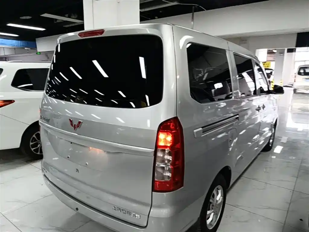Wuling Hongguang V 2022 — фото 7
