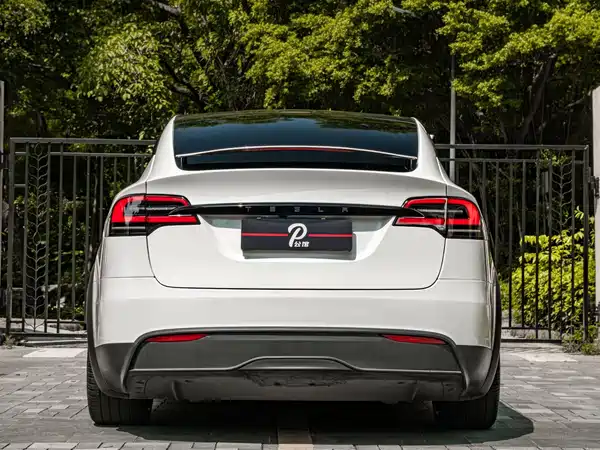 Tesla Model X 2023