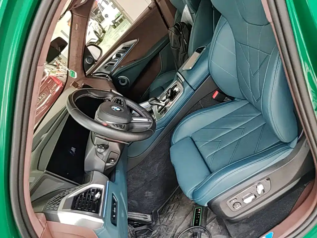 BMW XM 2023 — фото 11