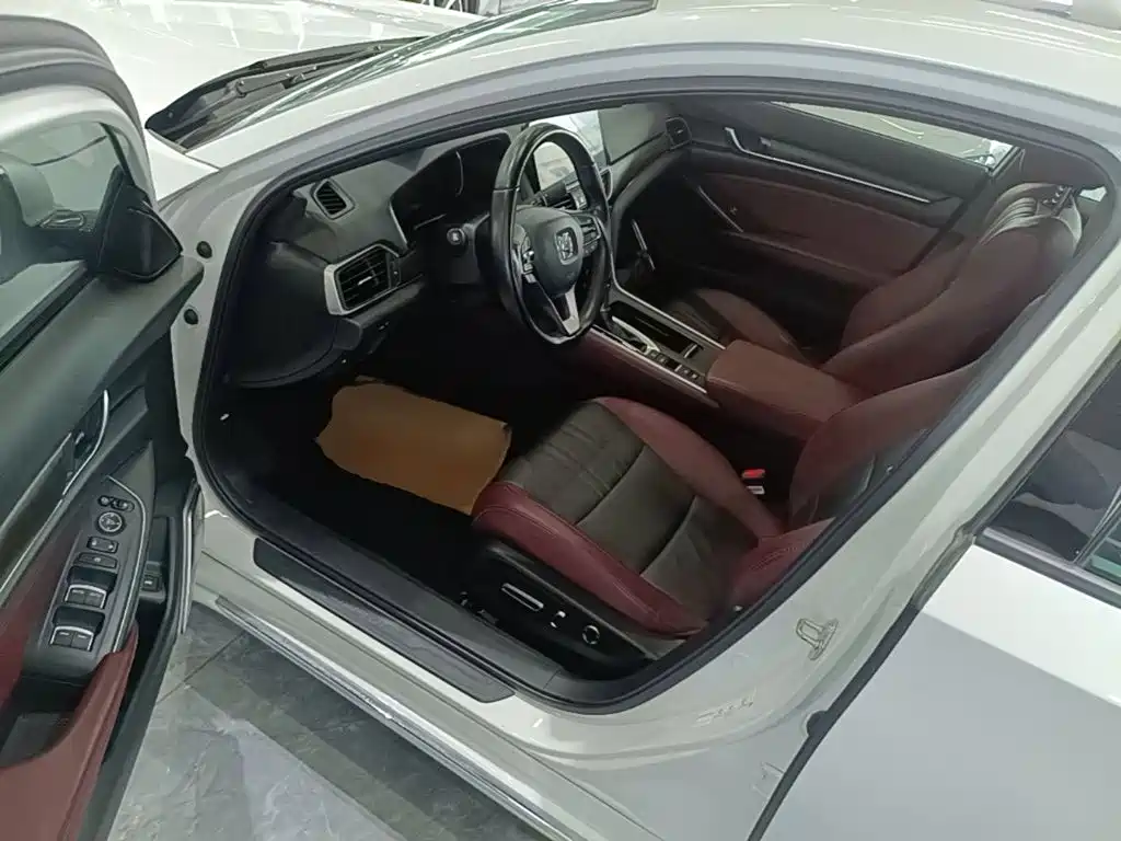 Honda Inspire 2022 — фото 16