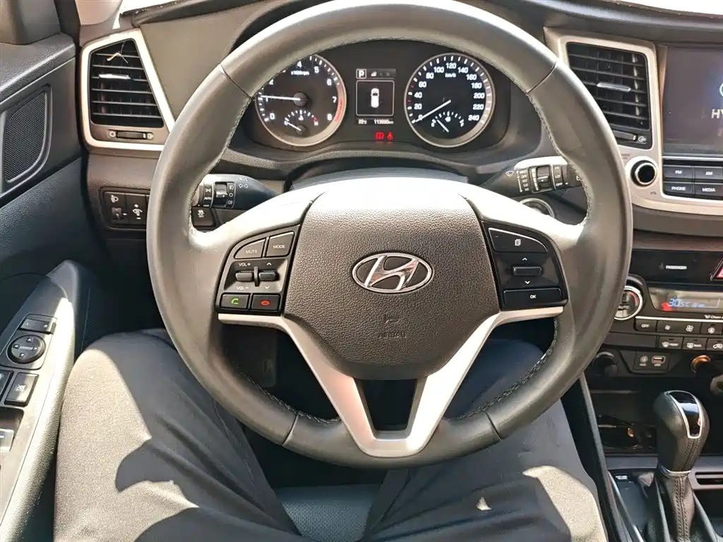 Hyundai Tucson 2018 — фото 8