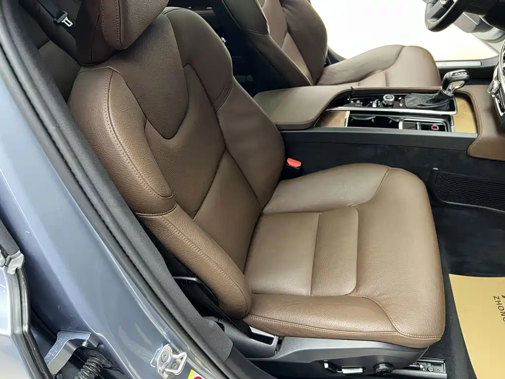 Volvo S90 2019 — фото 12