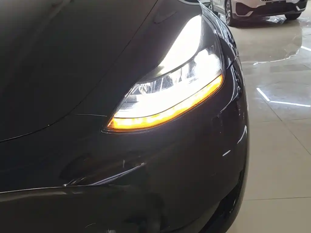 Tesla Model Y 2022 — фото 24