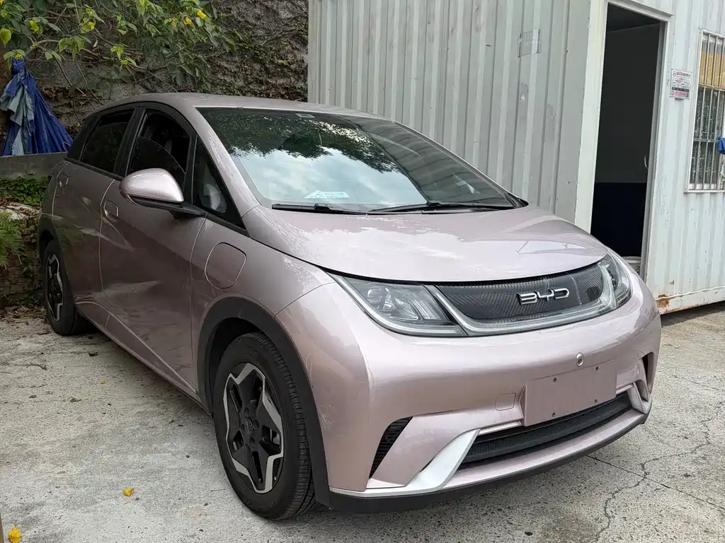 BYD Dolphin 2023