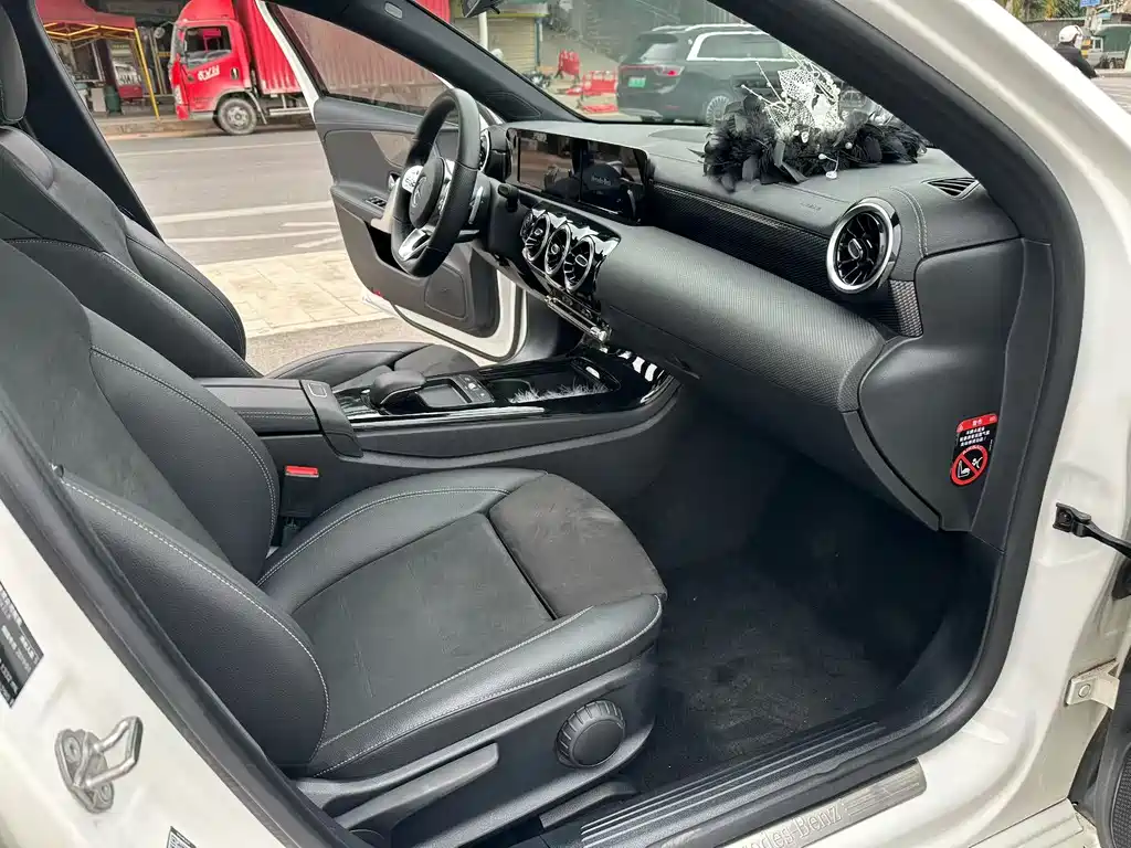 Mercedes-Benz A-Class 2019 — фото 7