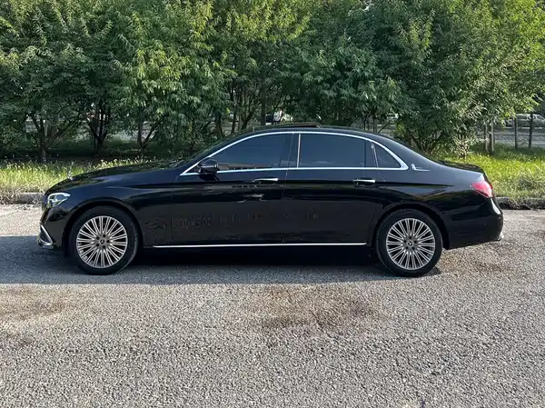 Mercedes-Benz E-Class 2022