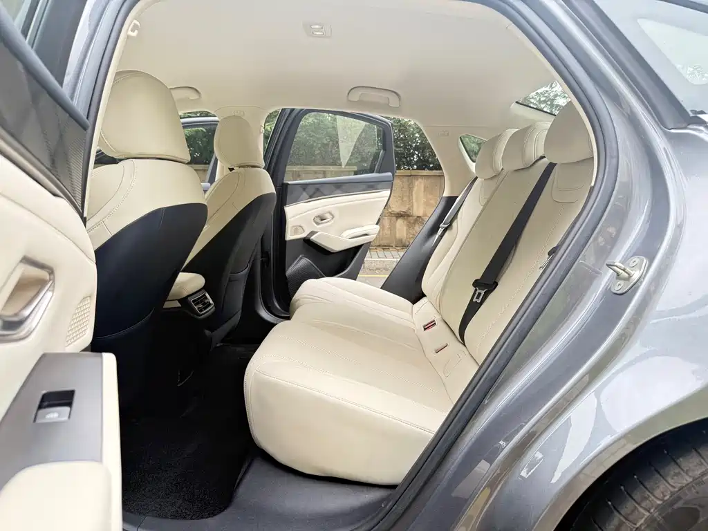 BYD Qin L 2025 — фото 12