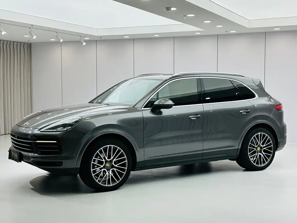 Porsche Cayenne 2021 — фото 1