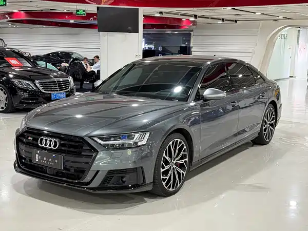 Audi S8 2021