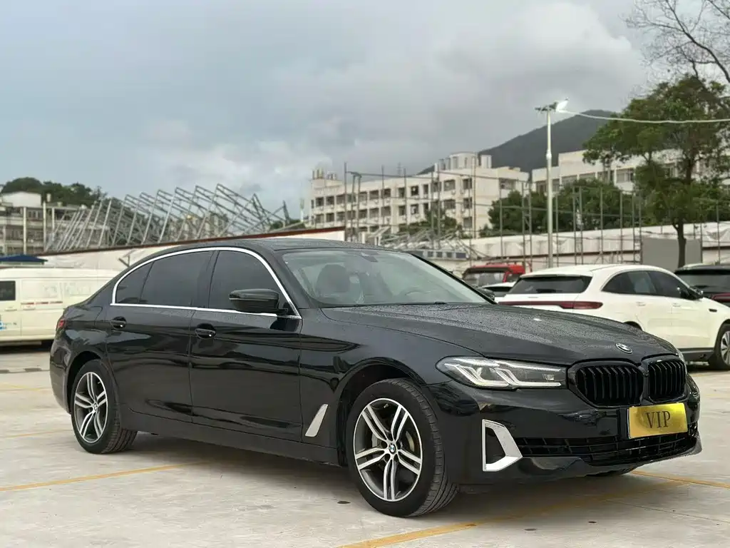 BMW 5 Series 2021 — фото 1