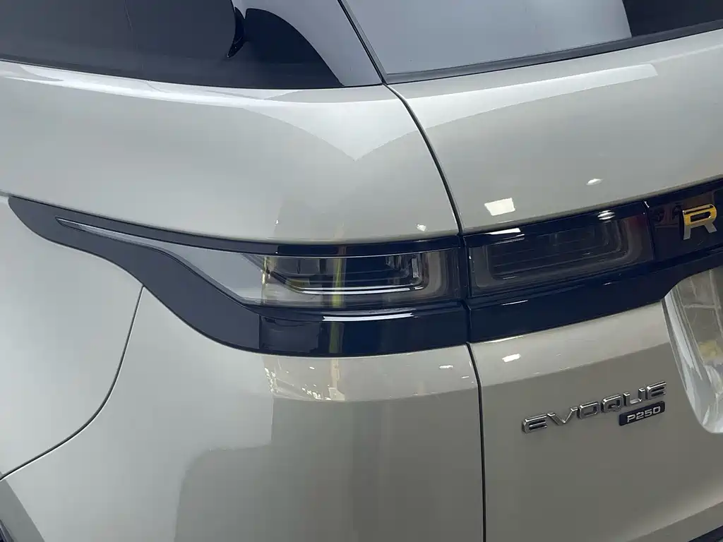 Land Rover Range Rover Evoque 2021 — фото 10