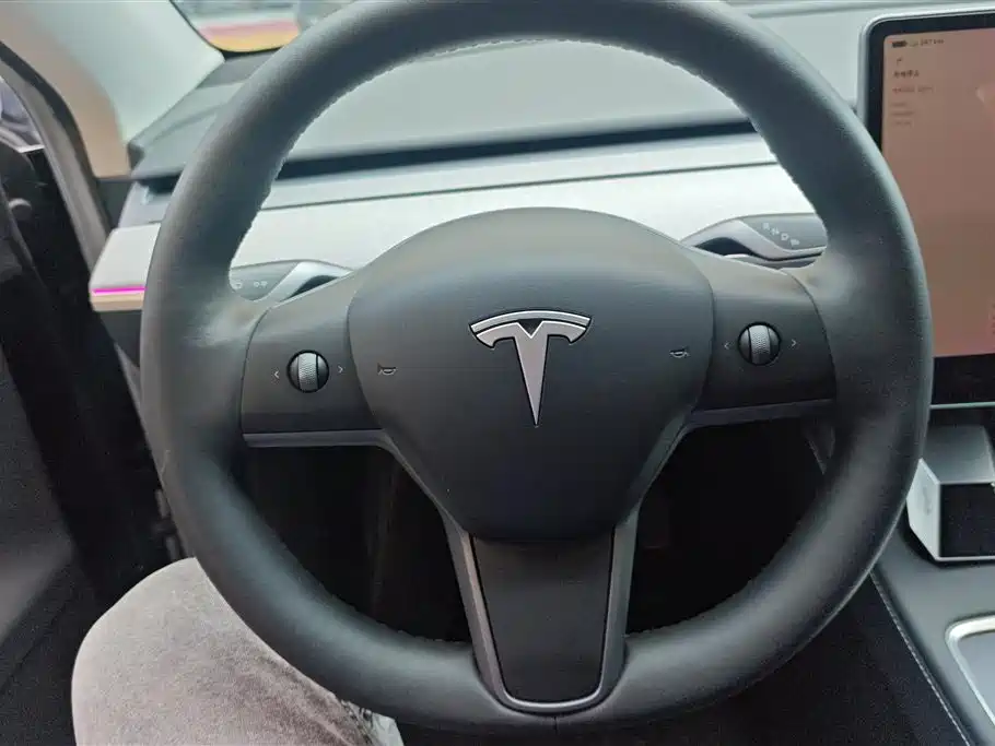 Tesla Model Y 2022 — фото 15
