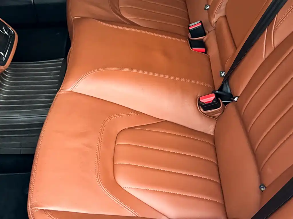 Maserati Quattroporte 2015 — фото 16