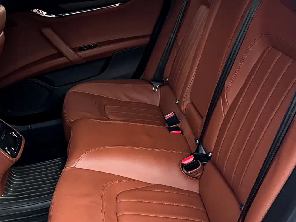 Maserati Quattroporte 2015 — фото 15